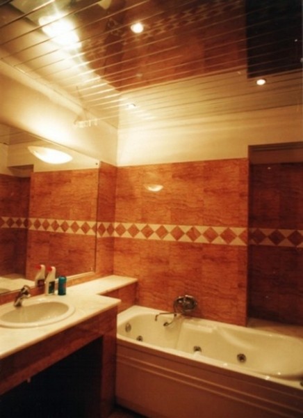Ванная комната облицованная с применением устойчивого в воздействию влаги гипсокартона